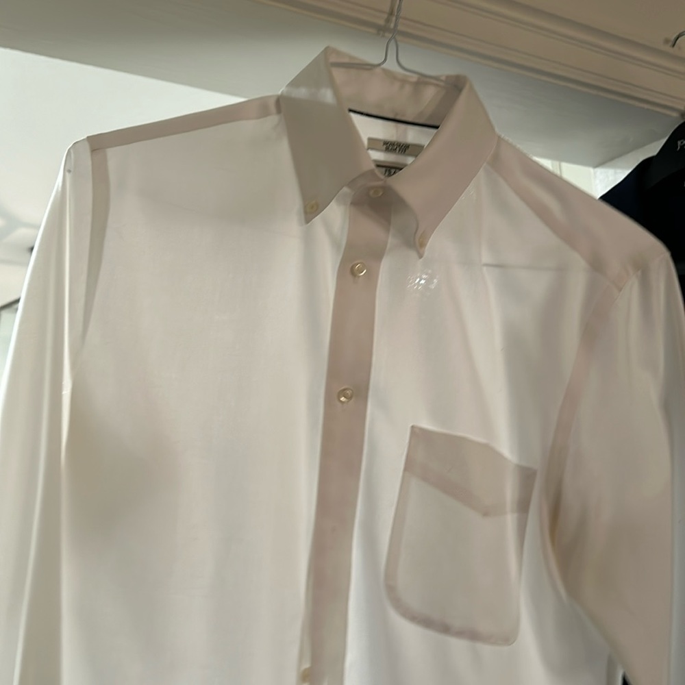 Jos A.Bank 1905. Classic white oxford. Slim fit. Size 15-33.